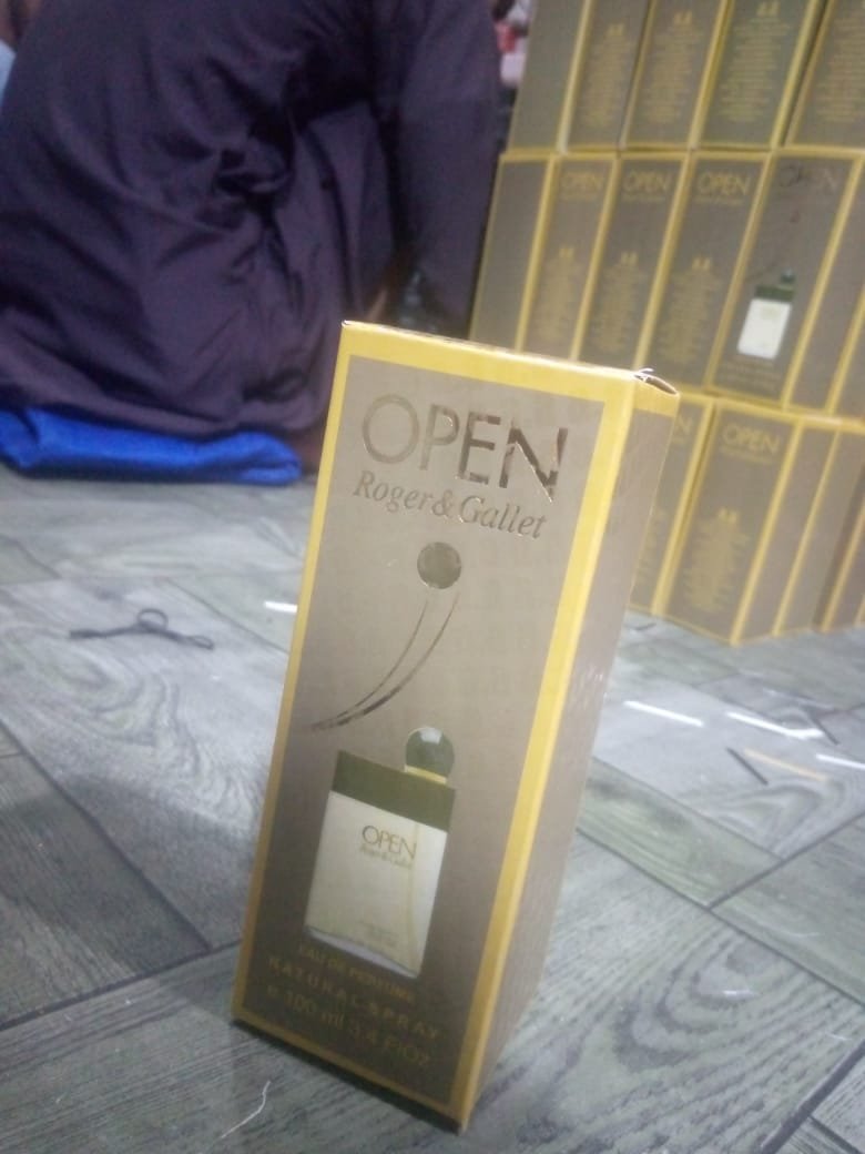Open Roger & Gallet Perfume - Image 4