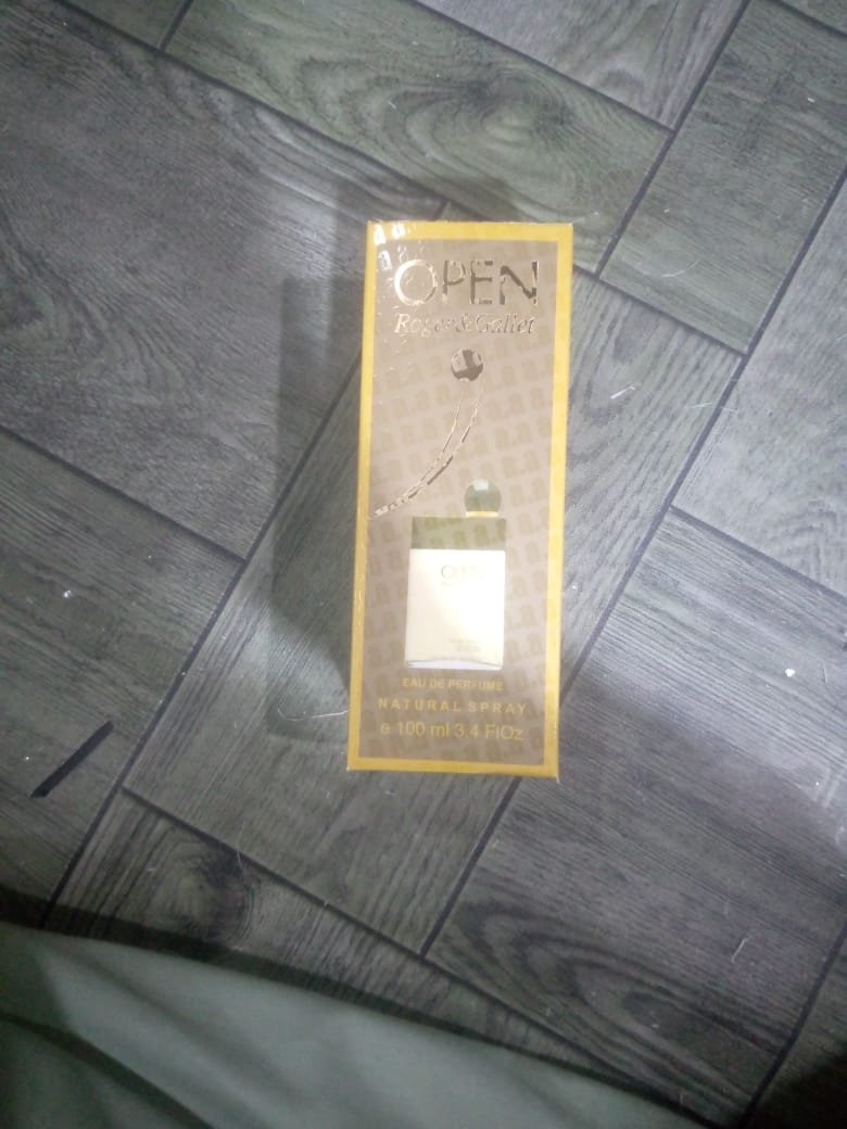 Open Roger & Gallet Perfume - Image 3